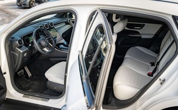 Mercedes GLC C254/X254 Coupe 2.0 300 258KM 2023 Mercedes-Benz GLC Mercedes-Benz Klasa GLC 300 4Matic 2.0 258KM 2.0 Benzyna, zdjęcie 8