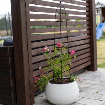 Pergola PIRAMIDA metalowa ogrodowa 95cm na róże pnącza