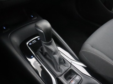 Toyota Corolla XII Hatchback 1.8 Hybrid 122KM 2021 Toyota Corolla 1.8 Hybrid, Automat, Navi, Klima, zdjęcie 12