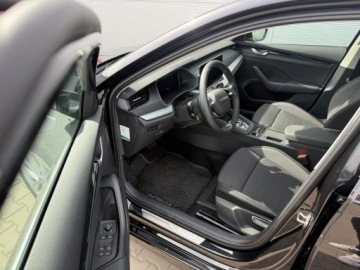 Skoda Octavia IV Liftback 1.5 TSI EVO 150KM 2025 Skoda Octavia Octavia Combi Edition 130 1,5 TSI m-HEV 150KM 1.5 Benzyna, zdjęcie 13