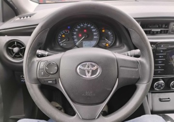 Toyota Corolla XII Sedan 1.6 Valvematic Dual VVT-i 132KM 2019 Toyota Corolla 2019r, 1.6 Benzyna. Uszkodzone boki. Jezdzi. 1.6 Benzyna, zdjęcie 10