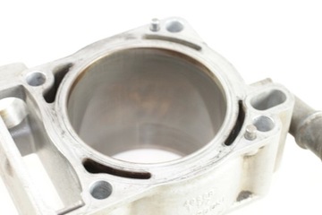 Husqvarna 250 Эти цилиндрические поршневые двигатели