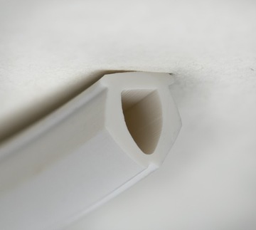 ПРОКЛАДКА УНИВЕРСАЛЬНАЯ НАПОЛНИТЕЛЬНАЯ ДЛЯ ПАЗА В ПЛАСТИКОВОМ ОКНЕ, БЕЛАЯ