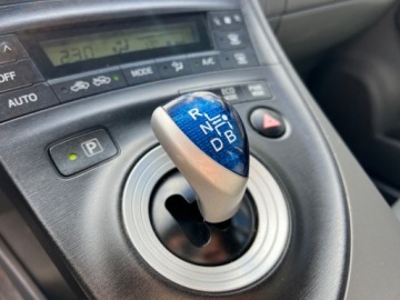 Toyota Prius III Hatchback 1.8 HSD 136KM 2010 Toyota Prius HYBRYDA 136 KONI LEDY AUTOMAT KLIMATRONIC EL.SZYBY SERIWSOWANY, zdjęcie 9