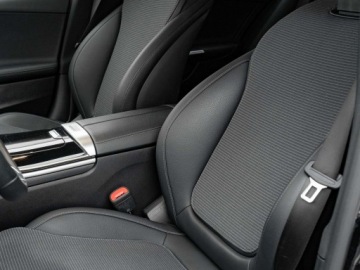 Mercedes Klasa C W206 Limuzyna 1.5 180 170KM 2023 Mercedes C 180 GD8L034#180 mHEV Avantgarde, zdjęcie 11