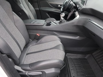 Peugeot 3008 II Crossover 1.2 PureTech 130KM 2018 Peugeot 3008 1.2 PureTech, Skóra, Navi, Klima, zdjęcie 8