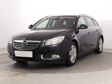 Opel Insignia I Sports Tourer 2.0 CDTI ECOTEC 160KM 2010 Opel Insignia 2.0 CDTI, Navi, Klima, Klimatronic, zdjęcie 1