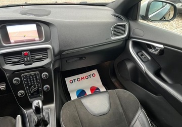 Volvo V40 II Hatchback Facelifting 2.0 D2 120KM 2018 Volvo V40 , R- Design , nawigacja , skorzane fotele 2.0 Diesel 120KM, zdjęcie 26