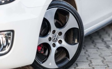 Volkswagen Golf VI Cabriolet 2.0 TSI GTI 210KM 2013 Volkswagen Golf Volkswagen Golf Cabrio GTI 2.0 Benzyna 210KM, zdjęcie 27