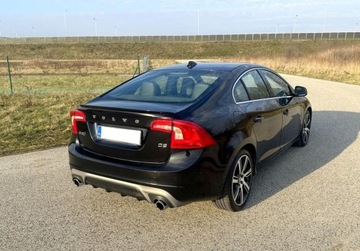 Volvo S60 II Sedan Facelifting 2.0 D3 136KM 2015 Volvo S60 S60 R-DESIGN 2.0 D 136 KM MBDB STAN..., zdjęcie 4