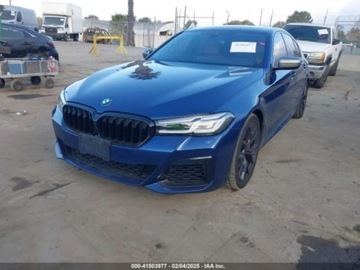 BMW Seria 5 G30-G31 2021 BMW M5 2021, 4.4L, 4x4, M550I 4.4 Benzyna 523KM, zdjęcie 2