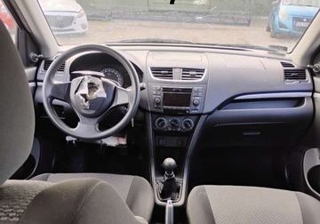 Suzuki Swift V Hatchback 3d Facelifting 1.2 VVT 94KM 2014 Suzuki Swift 2014r, 1.2 Benzyna. Uszkodzony lewy przod. 1.2 Benzyna 94KM, zdjęcie 5