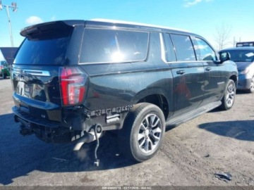 Chevrolet Suburban GMT900 2022 Chevrolet Suburban LT 2022 5.3 Benzyna 355KM, zdjęcie 5