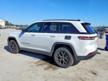 Jeep Grand Cherokee V 2025 Jeep Grand Cherokee 2025 JEEP GRAND CHEROKEE LAREDO 3.6 Benzyna 293KM, zdjęcie 2