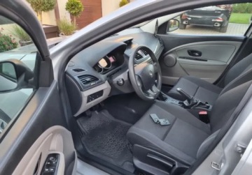 Renault Megane II Sedan 1.6 16V 110KM 2009 Renault Megane Renault Megane Renault Megane 1.6I 110PS Zadbane 1.6 Benzyna, zdjęcie 15