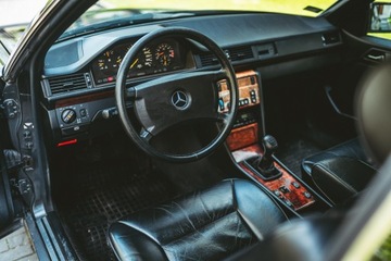 Mercedes W124 Coupe 3.0 24V 220KM 1990 MERCEDES-BENZ 300 CE W124 | 1990 | 132 000 km, zdjęcie 7