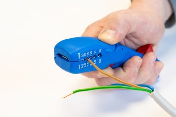 WEICON / СДЕЛАНО В ГЕРМАНИИ Инструмент для снятия изоляции с плоских и круглых кабелей