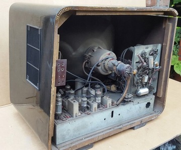 Старый ламповый телевизор СЗАФИР, 1950-е годы, Польская Народная Республика.