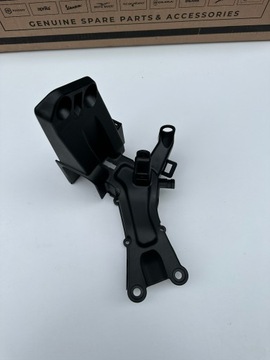 Aprilia RSV4 1100 рамка правой фары НОВИНКА 2021+