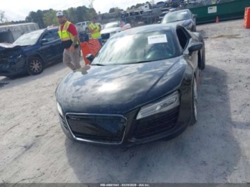 Audi R8 I Coupe 4.2 V8 FSI 430KM 2015 Audi R8 Coupe 4.2 2015 4.2 Benzyna 430KM, zdjęcie 9
