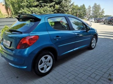 Peugeot 207 Hatchback 5d 1.4 16V 88KM 2006 Peugeot 207 1,4 16v B 88KM Klimatr Navi Solar ALU, zdjęcie 4