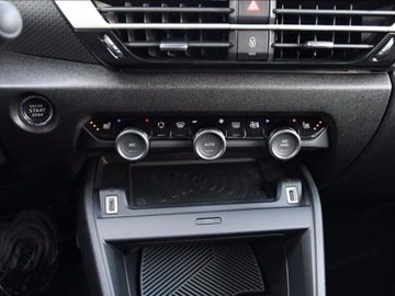 Citroen C4 III SUV 1.2 PureTech 130KM 2025 Od ręki - EAT8 1.2 PureTech 130KM / Pakiet Zimowy, zdjęcie 7