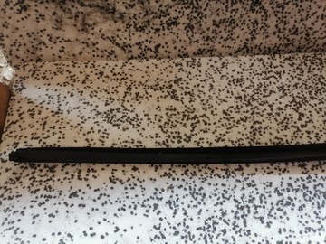 НАКЛАДКА ПЕРЕДНЕГО ОКНА ЛЕВАЯ OPEL ASTRA J 13280301