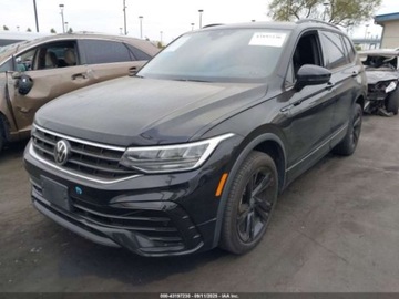 Volkswagen Tiguan II 2023 Volkswagen Tiguan 2.0T SE R-Line Black 2023 2.0 Benzyna 184KM, zdjęcie 1