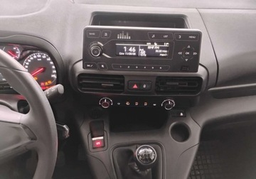 Opel Combo E Kombivan 1.5 Diesel 102KM 2019 Opel Combo 2019r, 1.5 Diesel. Delikatnie przetarty prawy bok. Jezdzi. 1.5, zdjęcie 18