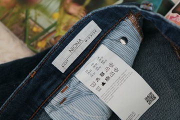 Spodnie jeansy HUGO BOSS 29/32 S/M średni stan