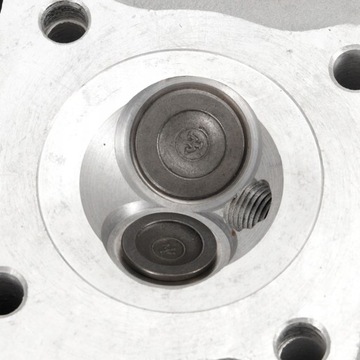 ГБЦ в сборе с клапаном скутера GY6