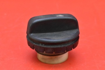 КРЫШКА ТОПЛИВОБАЛКА TOYOTA YARIS 3 17-19 марта