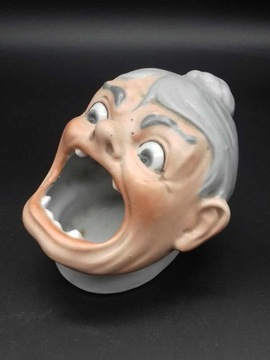 Porcelanowa popielnica w kształcie głowy, przedwojenna