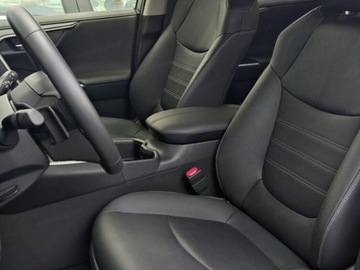 Toyota RAV4 V SUV Facelifting 2.5 Hybrid Dynamic Force 222KM 2025 Executive 2.5 Hybrid AWD 222KM | Podgrzewane fotele!, zdjęcie 4