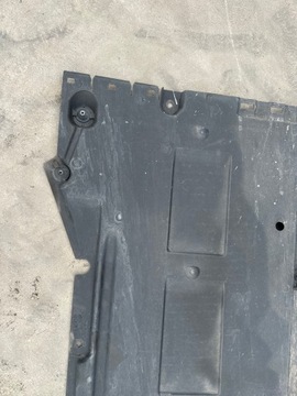 КРЫШКА ШАССИ ПРАВАЯ AUDI A4 B8 8K0825208D