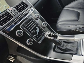 Volvo XC60 I SUV Facelifting 2.0 D3 DRIVE-E 150KM 2016 Volvo XC 60 R-Design___2.0 D3 150KM Geartronik BiXenon LED Skora Kamera Vi, zdjęcie 18