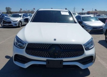 Mercedes GLC C253 2021 Mercedes-Benz GLC 2021, 2.0L, 4x4, COUPE, od ubezpieczalni 2.0 Benzyna, zdjęcie 4