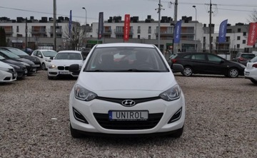 Hyundai i20 I Hatchback 5d Facelifting 1.2 DOHC 85KM 2014 Hyundai i20 LIFT Benzyna 1.2 Klimatyzacja 1.2 Benzyna 85KM, zdjęcie 2