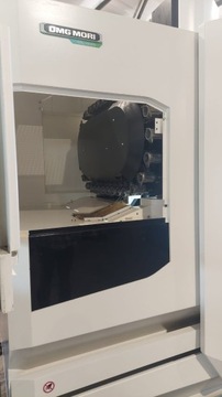 Pionowe centrum obróbcze DMG MORI CMX 1100 V (340 000zł netto)