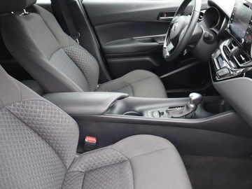 Toyota C-HR I Crossover Facelifting 1.8 Hybrid 122KM 2023 Toyota C-HR 1.8 Hybrid, Serwis ASO, Automat, zdjęcie 8