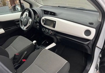 Toyota Yaris III Hatchback 5d Facelifting 1.0 VVT-i 69KM 2014 Toyota Yaris 1.0 Benzyna Kamera Klimatyzacja El. lusterka Benzyna 69KM, zdjęcie 12