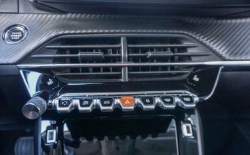 Peugeot 2008 II SUV 1.2 PureTech 130KM 2021 Peugeot 2008 Peugeot 2008 Allure Pack 1.2 130km 1.2 Benzyna 130KM, zdjęcie 19