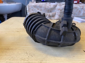 AUDI A6 C6 2.0 TDI ВОЗДУШНЫЙ ШЛАНГ