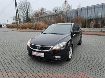 Kia Ceed I Hatchback 5d Facelifting 1.6 CRDi WGT 90KM 2011 Kia Cee'd 1.6CRDi 90KM 2011r. lift Klima TEMPOMAT, zdjęcie 1