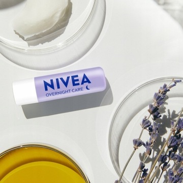 NIVEA Pomadka ochronna do ust Overnight Care