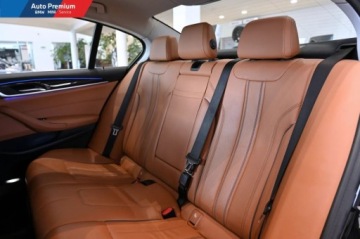 BMW Seria 5 G30-G31 Limuzyna Facelifting 2.0 518d 150KM 2022 BMW Seria 5 518dFV23Fotel SportowyLuxury LineRozbudowany Pakiet Lusterek, zdjęcie 15