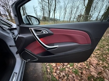 Opel Astra J Hatchback 5d 2.0 CDTI ECOTEC 165KM 2012 Opel Astra GTC 2.0 CDTI 165 km Navi BiXenon Led, zdjęcie 22