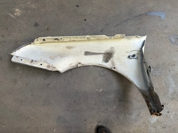 BLATNÍK PRAVÝ PŘEDNÍ VW BORA LB5N