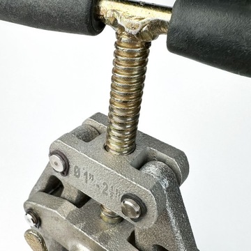 ЦЕНТРАЛЬНЫЙ АЛЮМИНИЕВЫЙ ЗАЖИМ ПОЗИЦИОНЕР ТРУБЫ 1–2,5