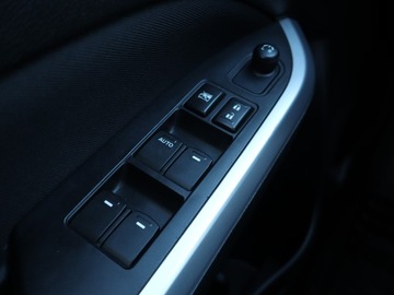 Suzuki Vitara III SUV 1.6 VVT 120KM 2015 Suzuki Vitara 1.6 VVT, Salon Polska, zdjęcie 16
